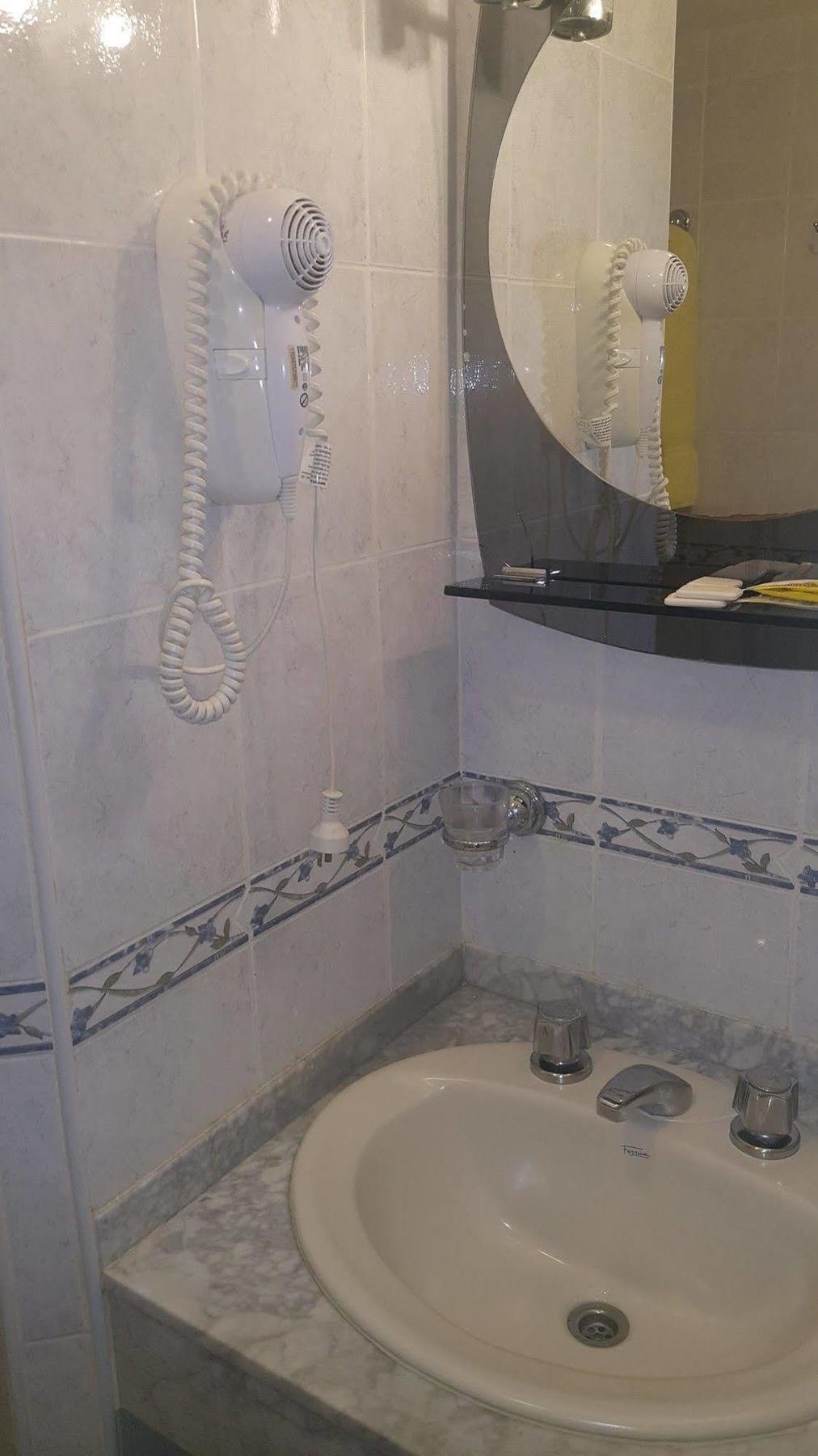 Hotel Avenida Buenos Aires Zewnętrze zdjęcie