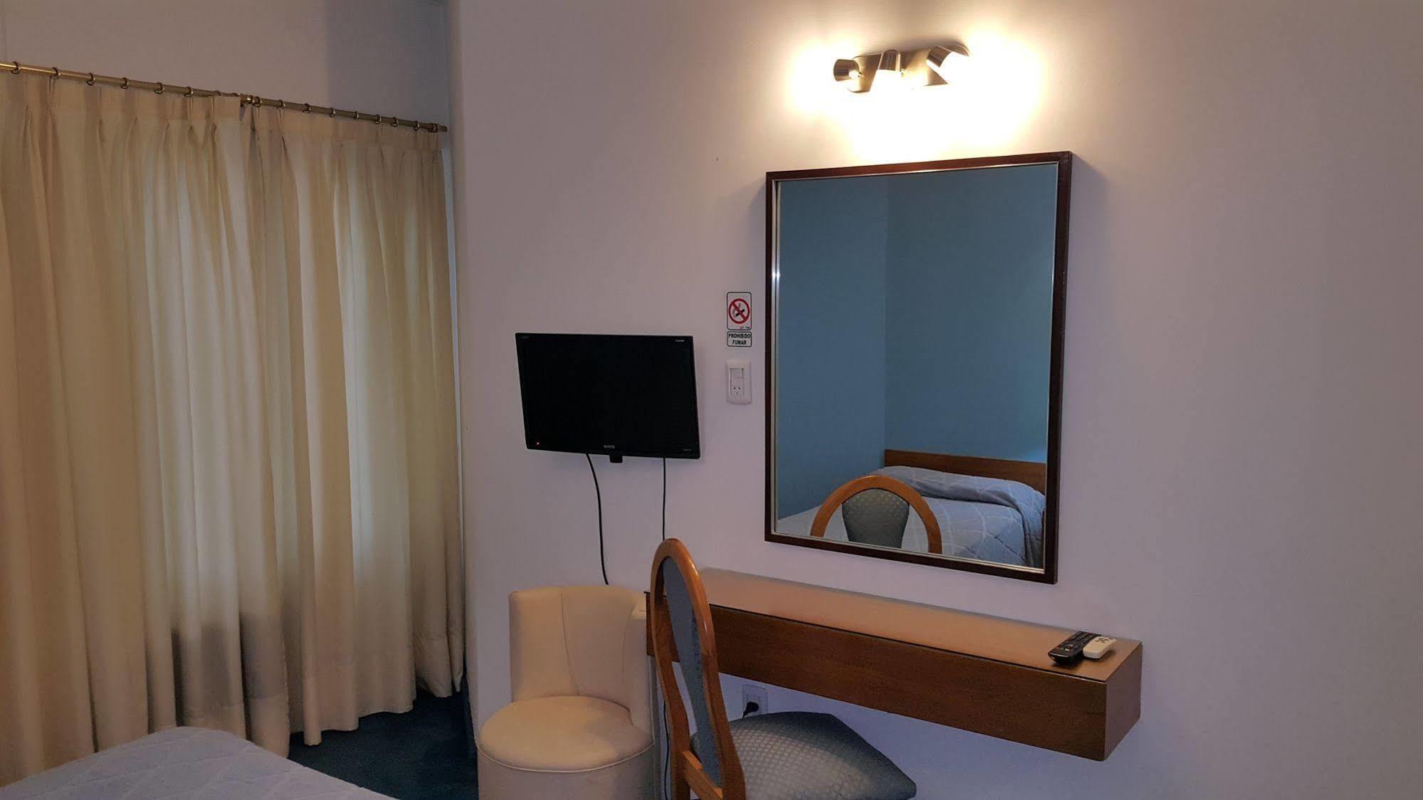 Hotel Avenida Buenos Aires Zewnętrze zdjęcie
