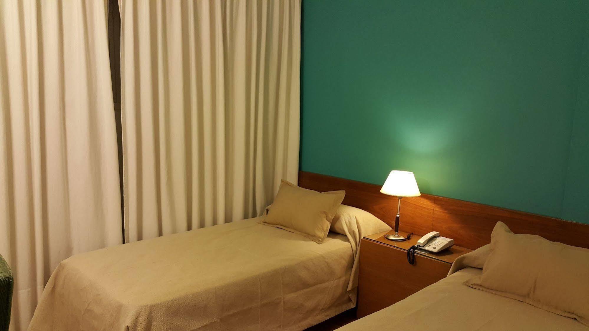 Hotel Avenida Buenos Aires Zewnętrze zdjęcie